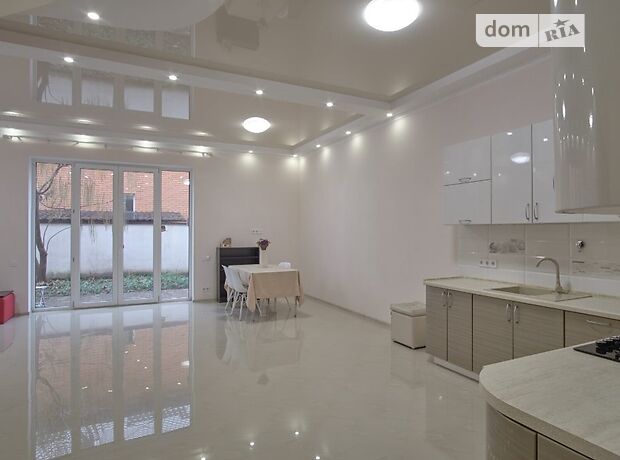трехэтажный дом с террасой, 219 кв. м, пеноблок. Продажа в Петропавловском (Киевская обл.) фото 1 трехэтажный дом с террасой, 219 кв. м, пеноблок. Продажа в Петропавловском (Киевская обл.) фото 1
