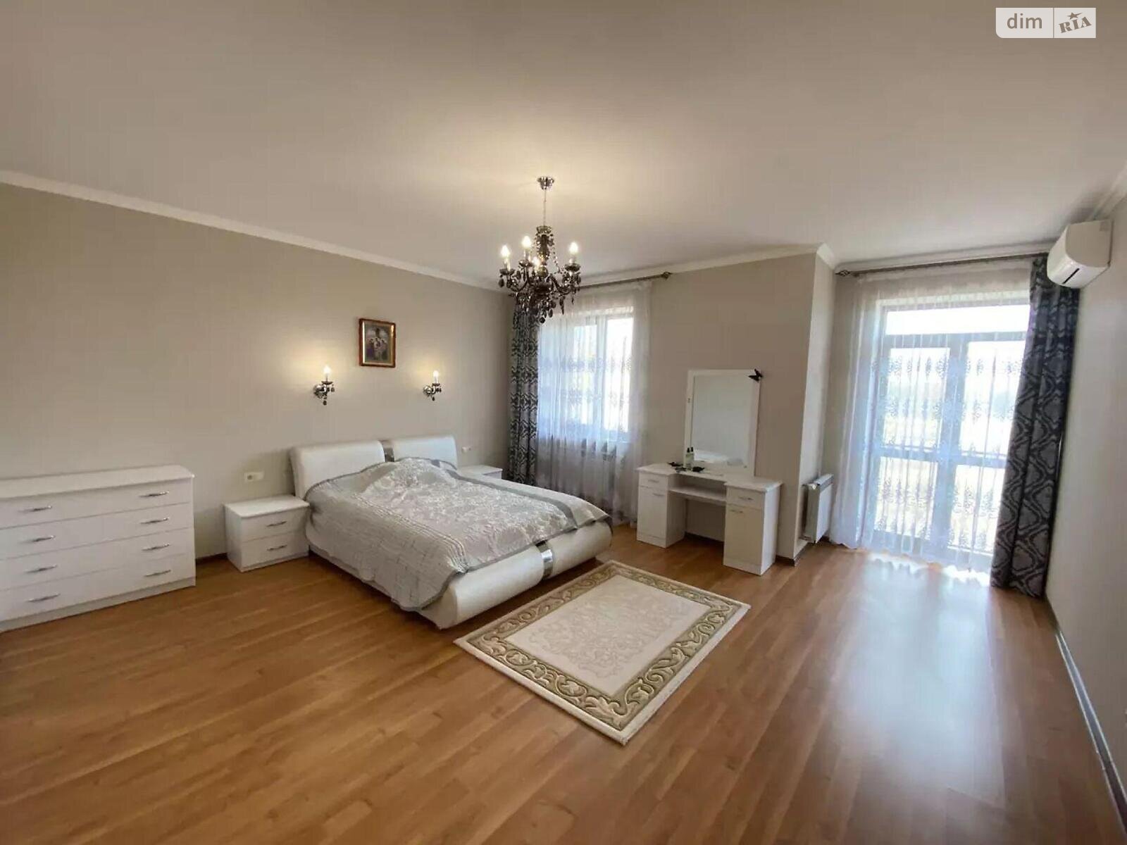 трехэтажный дом, 290 кв. м, кирпич. Продажа в Борисполе район Петровское фото 1