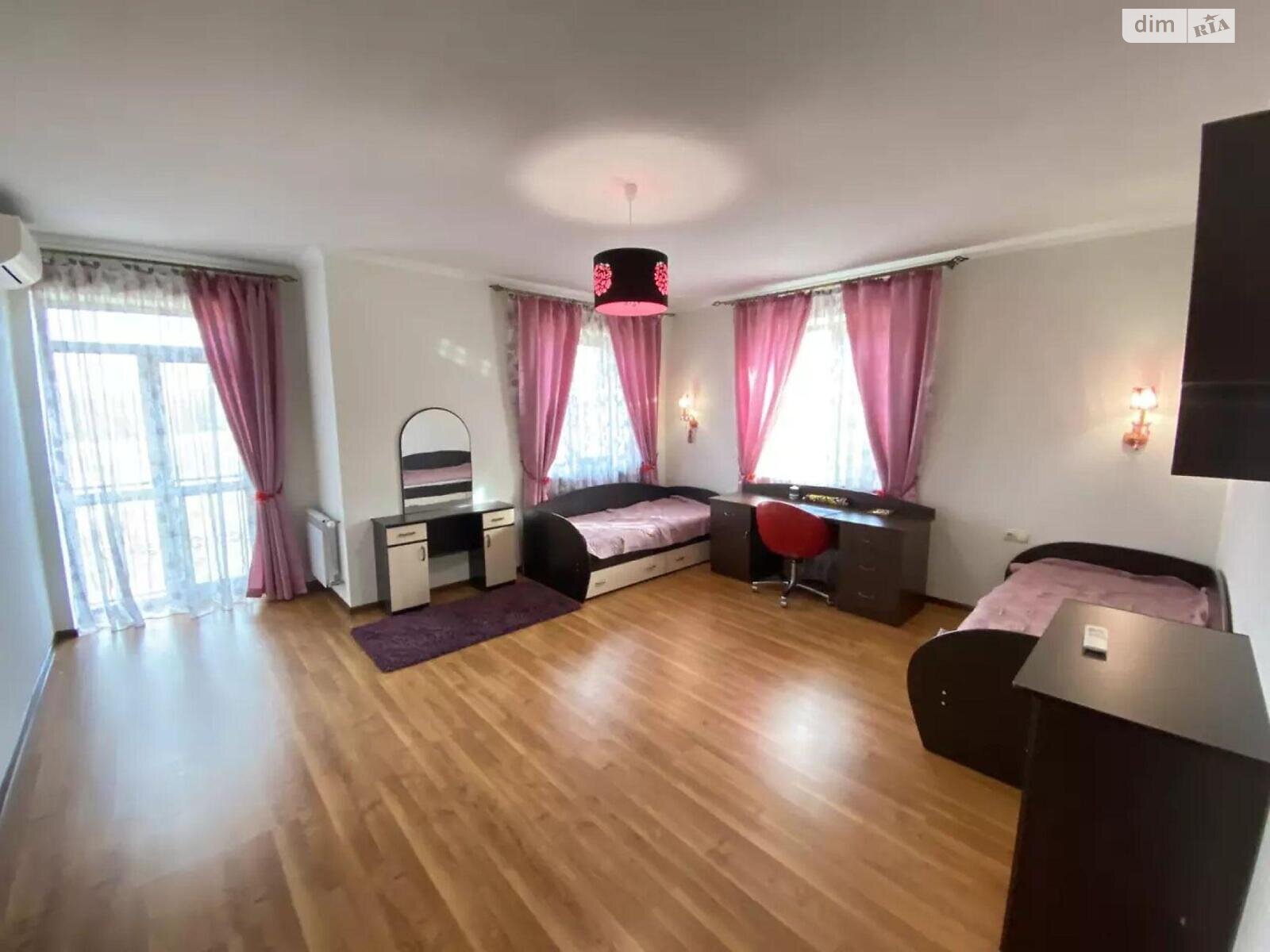 трехэтажный дом, 290 кв. м, кирпич. Продажа в Борисполе район Петровское фото 1