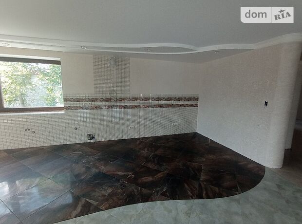 триповерховий будинок з каміном, 1500 кв. м, цегла. Продаж в Щасливе (Київська обл.) фото 1 триповерховий будинок з каміном, 1500 кв. м, цегла. Продаж в Щасливе (Київська обл.) фото 1