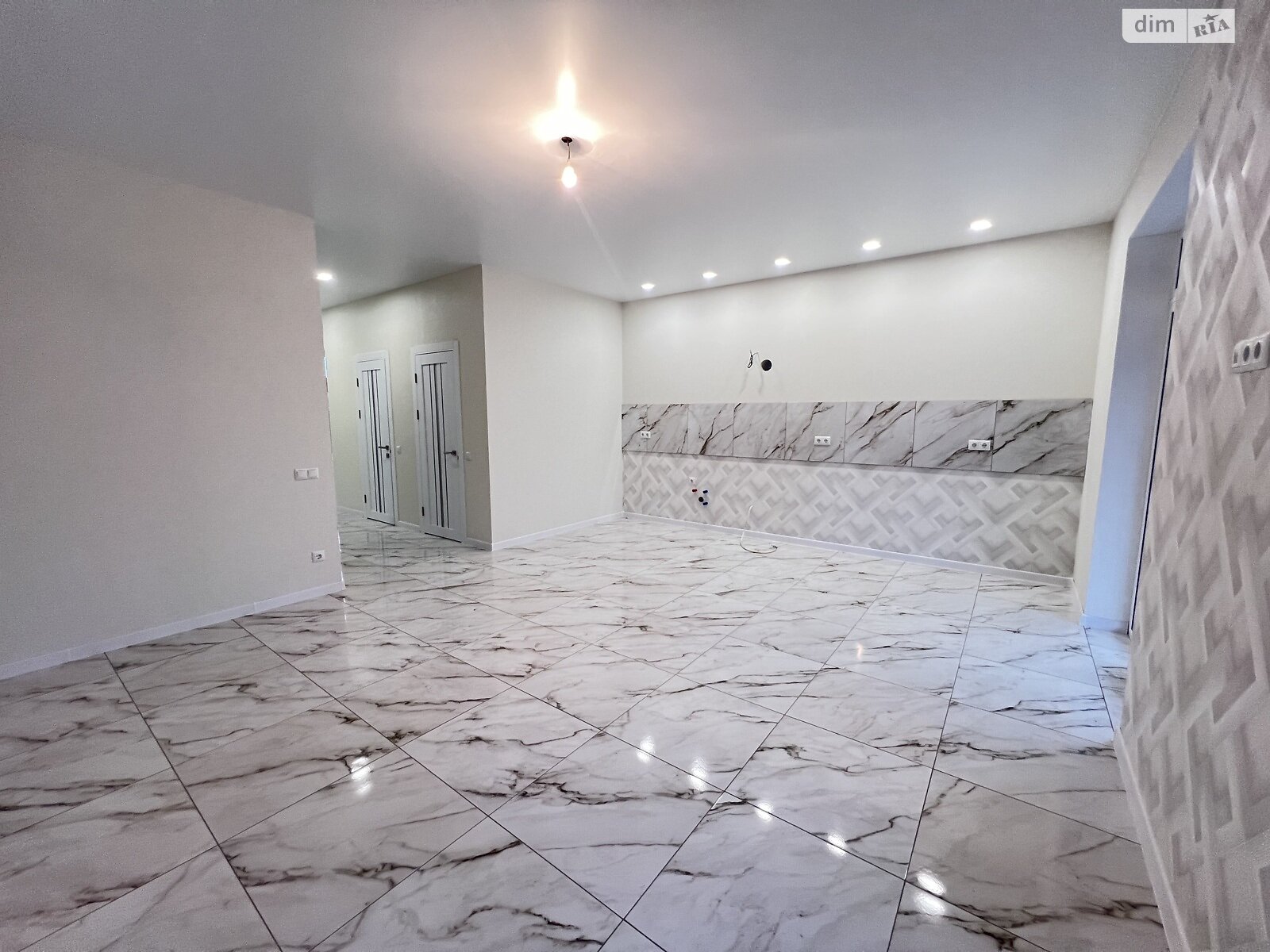 двухэтажный дом, 110 кв. м, шлакоблок. Продажа в Борисполе фото 1