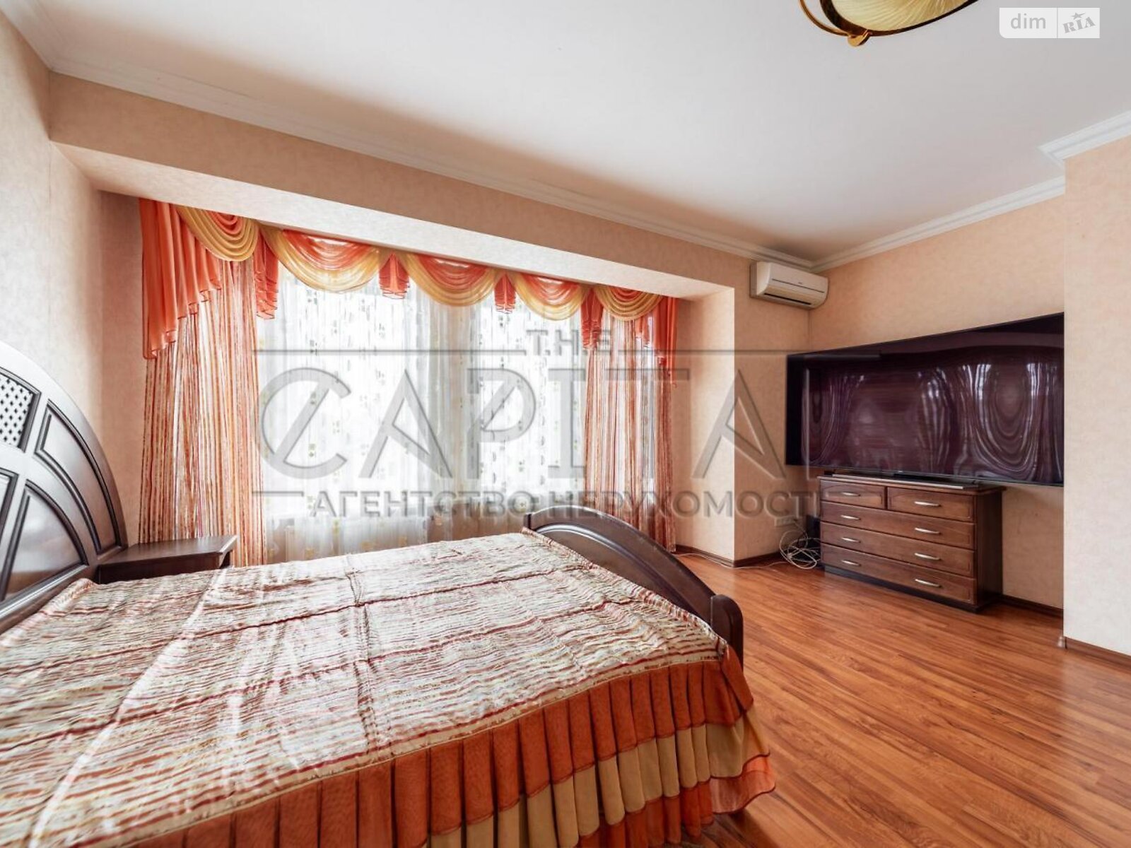 двоповерховий будинок з гаражем, 298 кв. м, кирпич. Продаж у Борисполі фото 1 двоповерховий будинок з гаражем, 298 кв. м, кирпич. Продаж у Борисполі фото 1