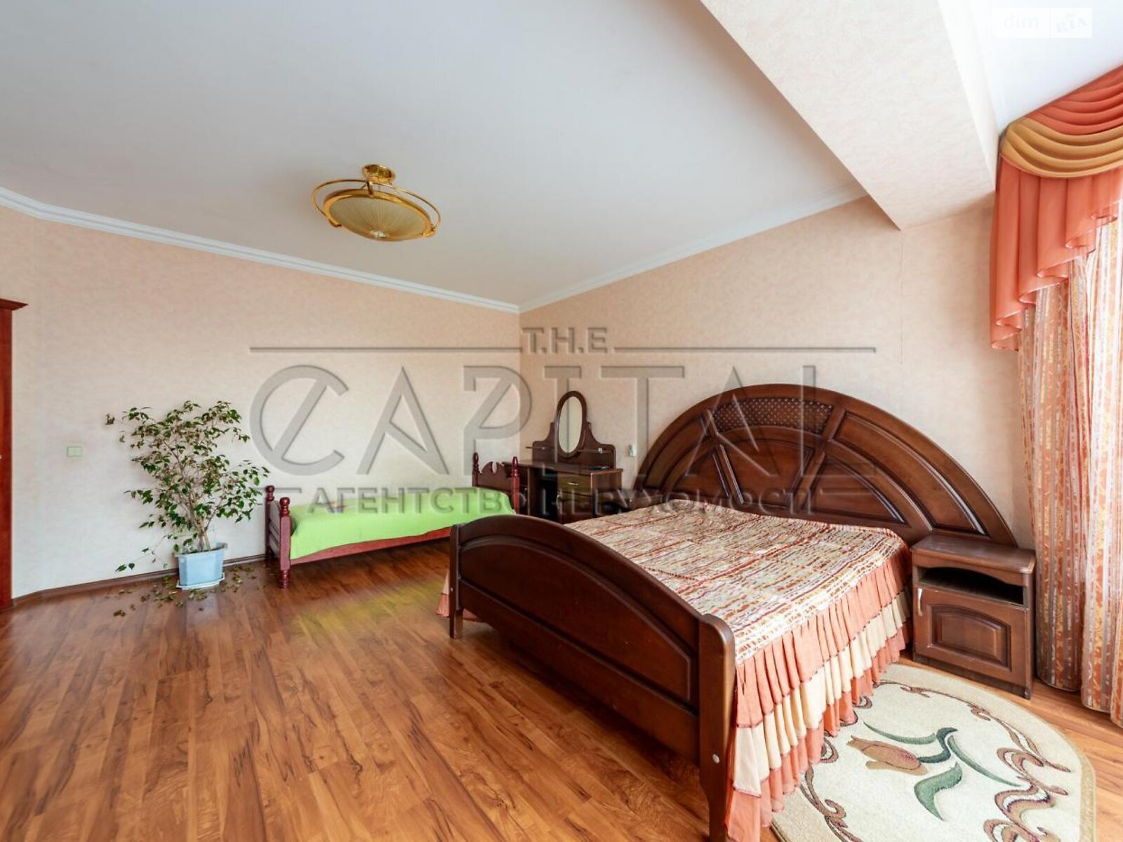 двоповерховий будинок з гаражем, 298 кв. м, кирпич. Продаж у Борисполі фото 1 двоповерховий будинок з гаражем, 298 кв. м, кирпич. Продаж у Борисполі фото 1