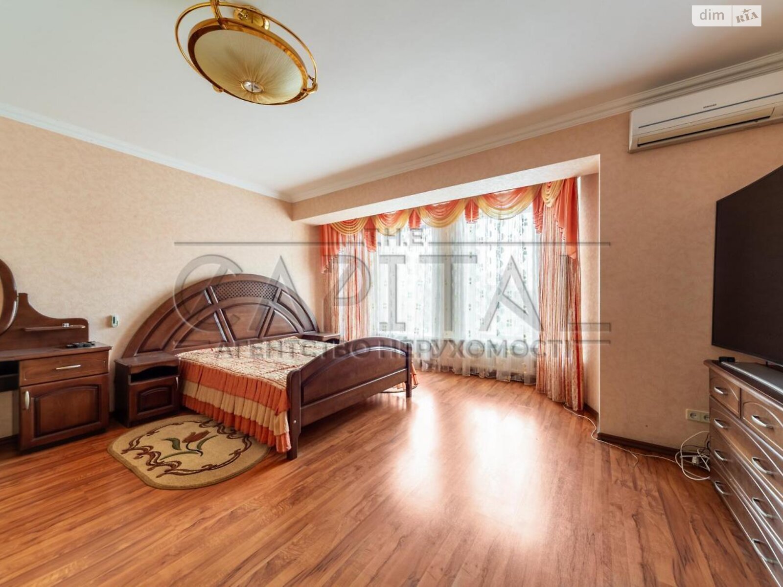 двоповерховий будинок з гаражем, 298 кв. м, кирпич. Продаж у Борисполі фото 1 двоповерховий будинок з гаражем, 298 кв. м, кирпич. Продаж у Борисполі фото 1