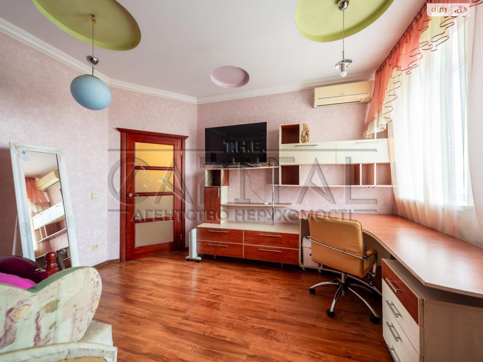 двоповерховий будинок з гаражем, 298 кв. м, кирпич. Продаж у Борисполі фото 1 двоповерховий будинок з гаражем, 298 кв. м, кирпич. Продаж у Борисполі фото 1
