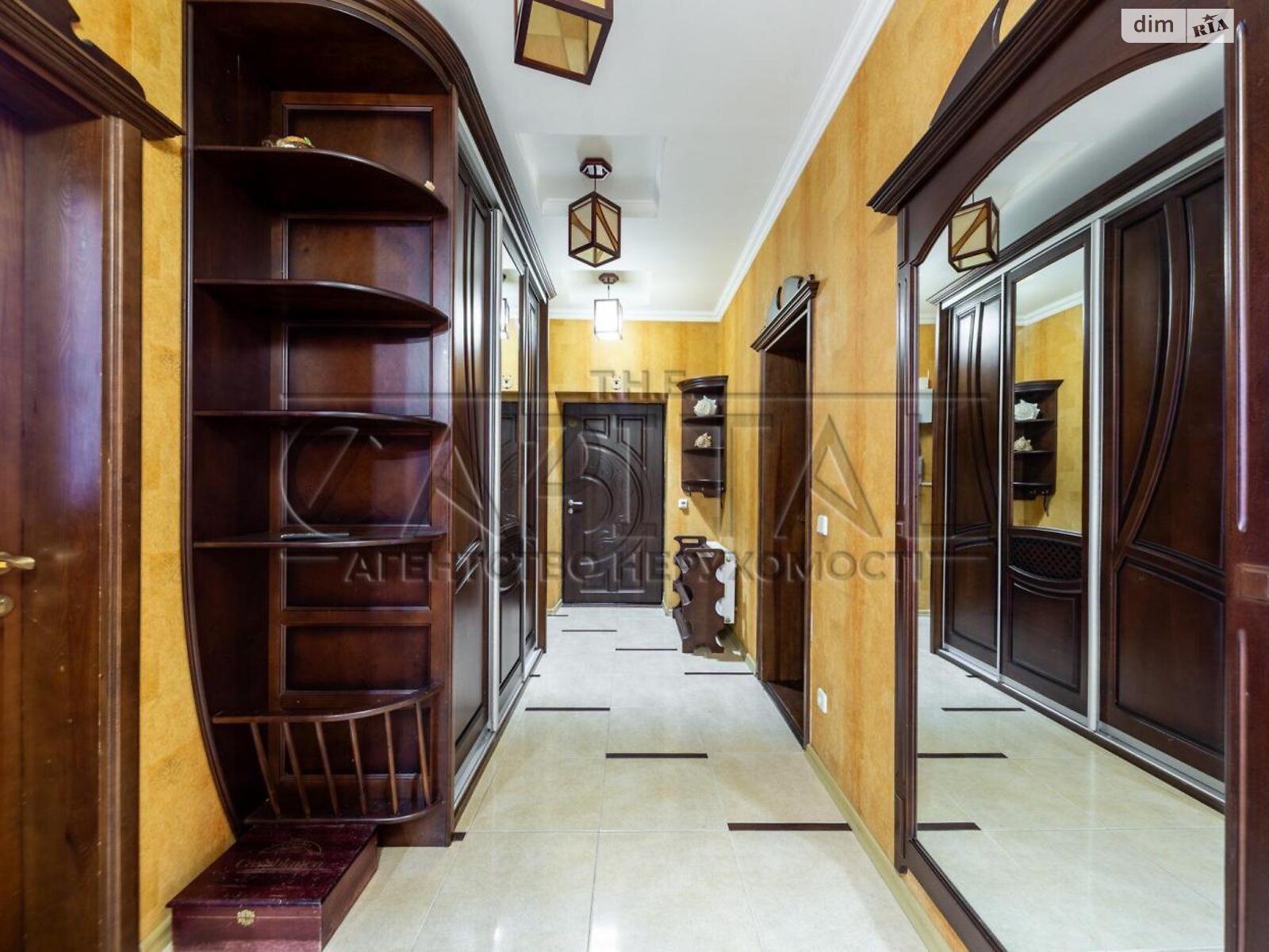 двоповерховий будинок з гаражем, 298 кв. м, кирпич. Продаж у Борисполі фото 1 двоповерховий будинок з гаражем, 298 кв. м, кирпич. Продаж у Борисполі фото 1