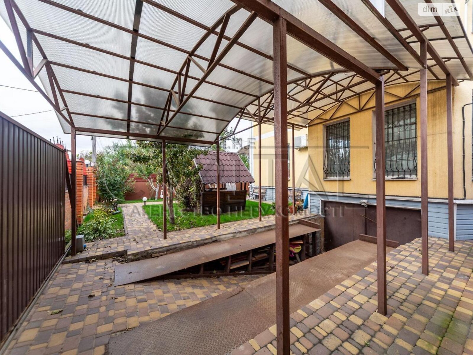 двоповерховий будинок з гаражем, 298 кв. м, кирпич. Продаж у Борисполі фото 1 двоповерховий будинок з гаражем, 298 кв. м, кирпич. Продаж у Борисполі фото 1