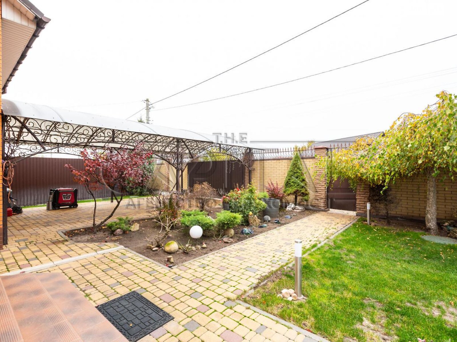 двоповерховий будинок з гаражем, 200 кв. м, цегла. Продаж у Борисполі фото 1