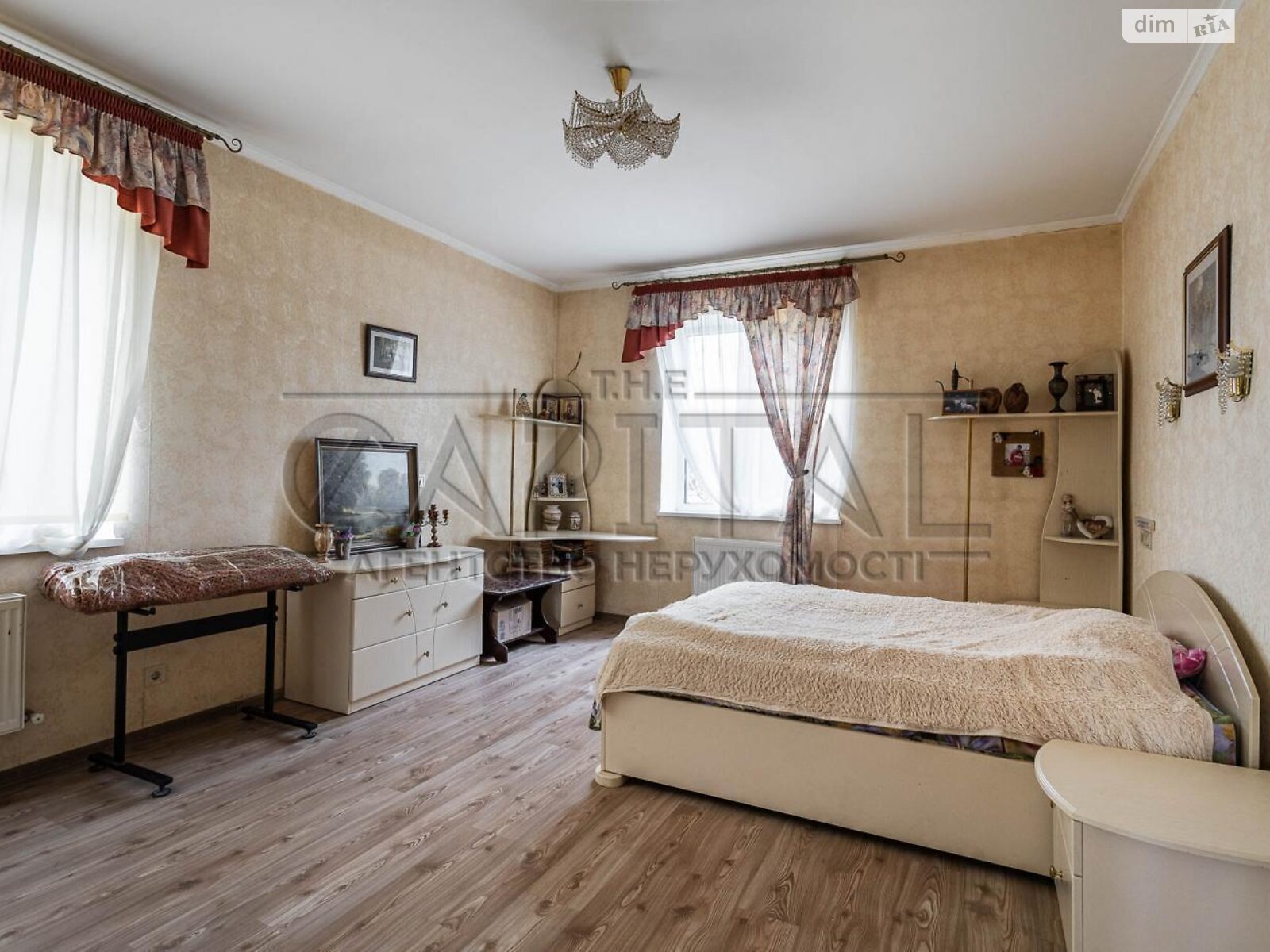 двоповерховий будинок з опаленням, 300 кв. м, кирпич. Продаж у Борисполі фото 1 двоповерховий будинок з опаленням, 300 кв. м, кирпич. Продаж у Борисполі фото 1