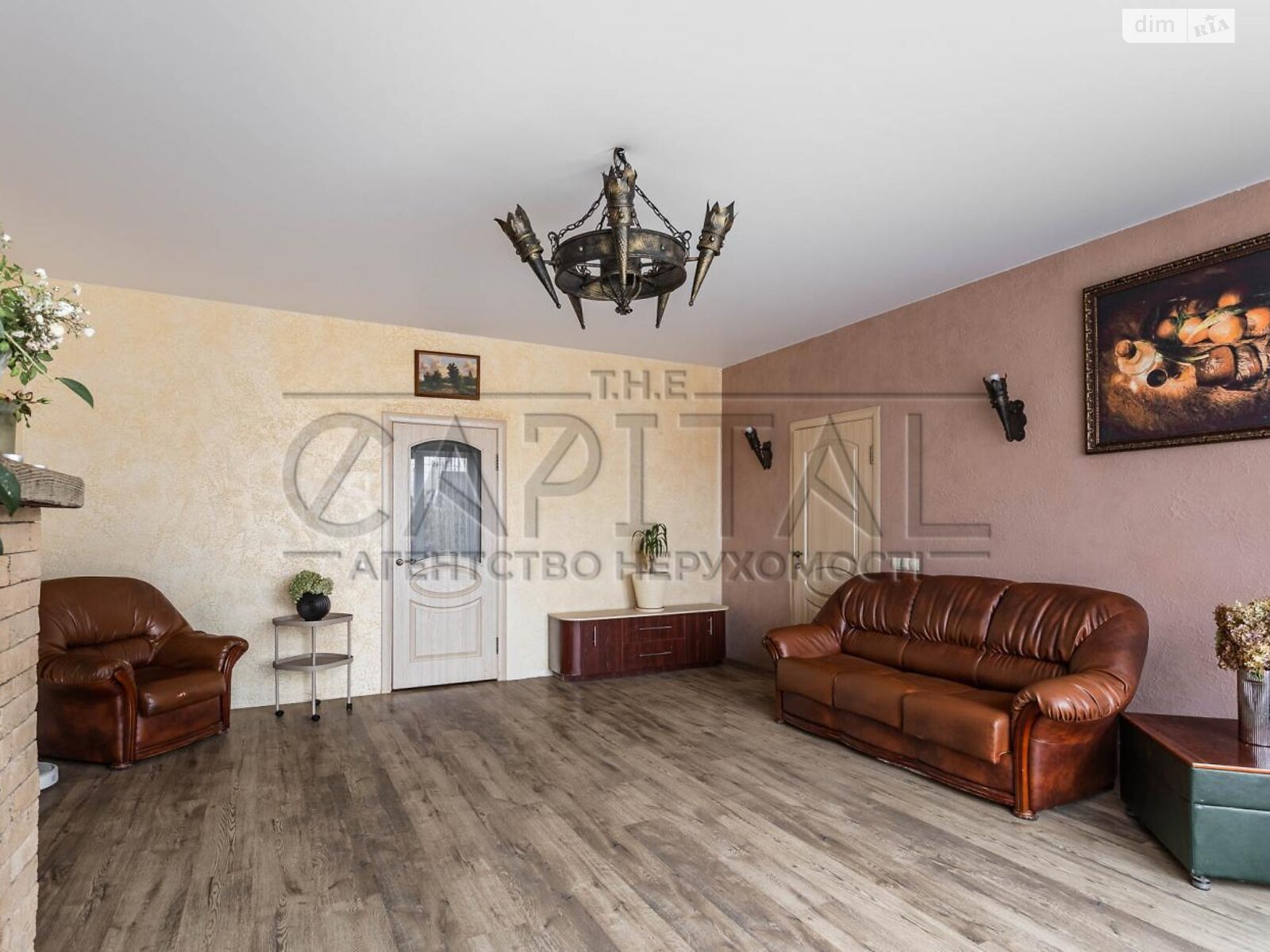 двоповерховий будинок з опаленням, 300 кв. м, кирпич. Продаж у Борисполі фото 1 двоповерховий будинок з опаленням, 300 кв. м, кирпич. Продаж у Борисполі фото 1