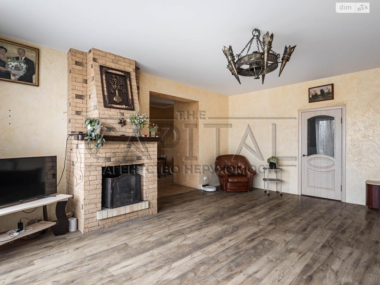 двоповерховий будинок з опаленням, 300 кв. м, кирпич. Продаж у Борисполі фото 1 двоповерховий будинок з опаленням, 300 кв. м, кирпич. Продаж у Борисполі фото 1