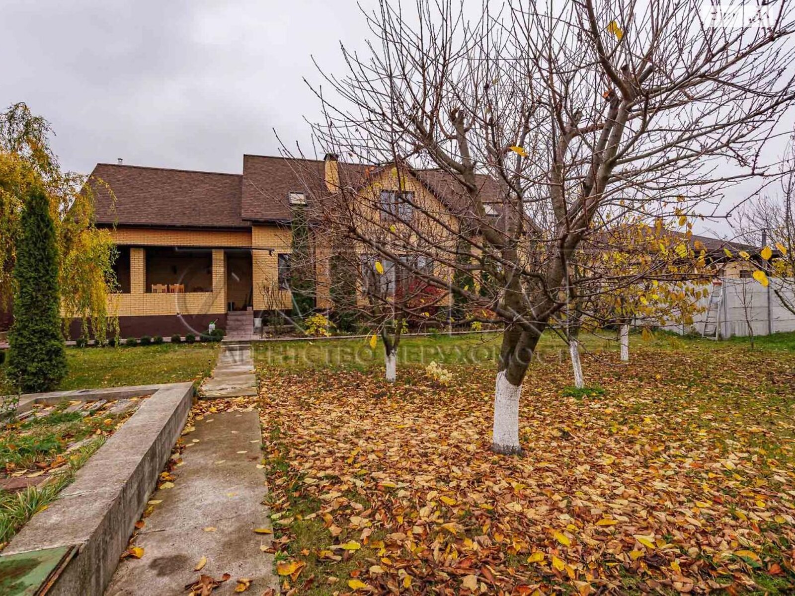 двоповерховий будинок з опаленням, 300 кв. м, кирпич. Продаж у Борисполі фото 1 двоповерховий будинок з опаленням, 300 кв. м, кирпич. Продаж у Борисполі фото 1