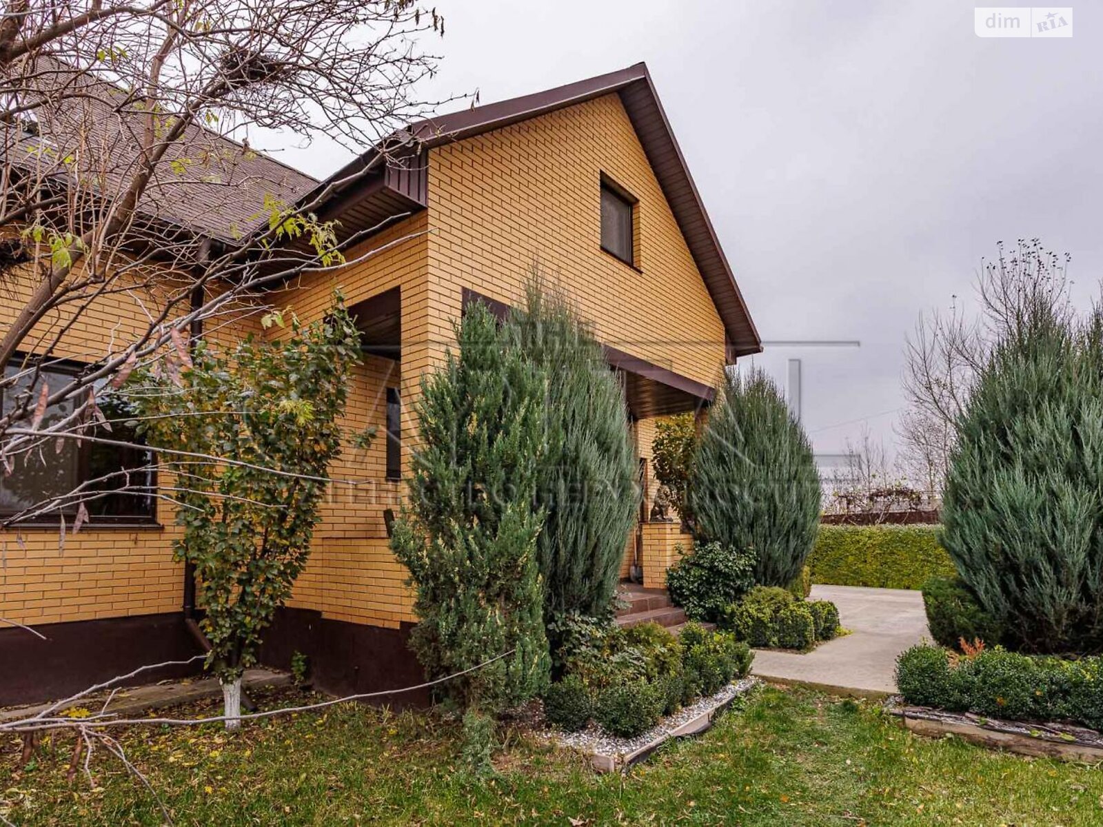 двоповерховий будинок з опаленням, 300 кв. м, кирпич. Продаж у Борисполі фото 1 двоповерховий будинок з опаленням, 300 кв. м, кирпич. Продаж у Борисполі фото 1