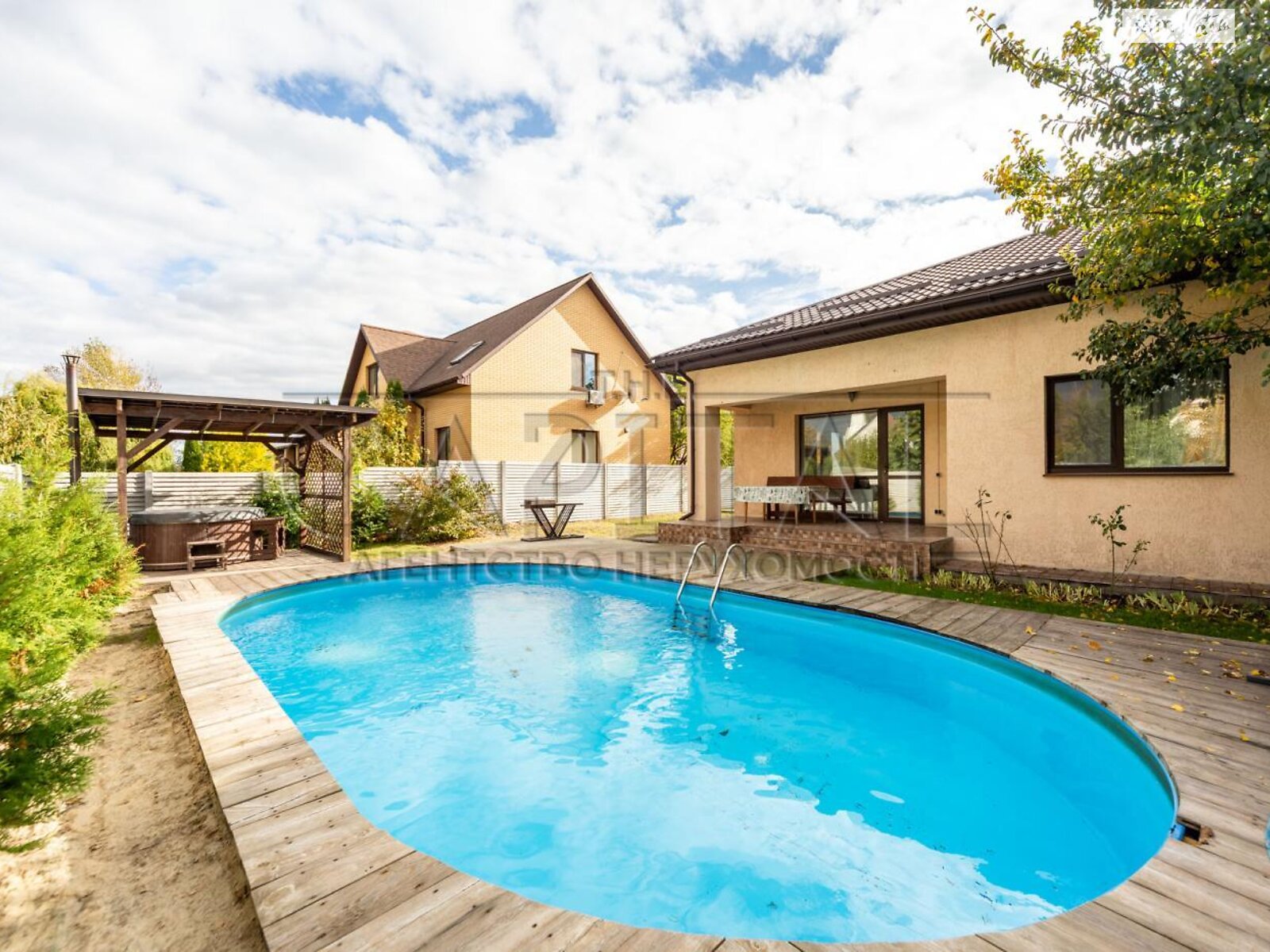 одноэтажный дом, 93 кв. м, кирпич. Продажа в Борисполе фото 1