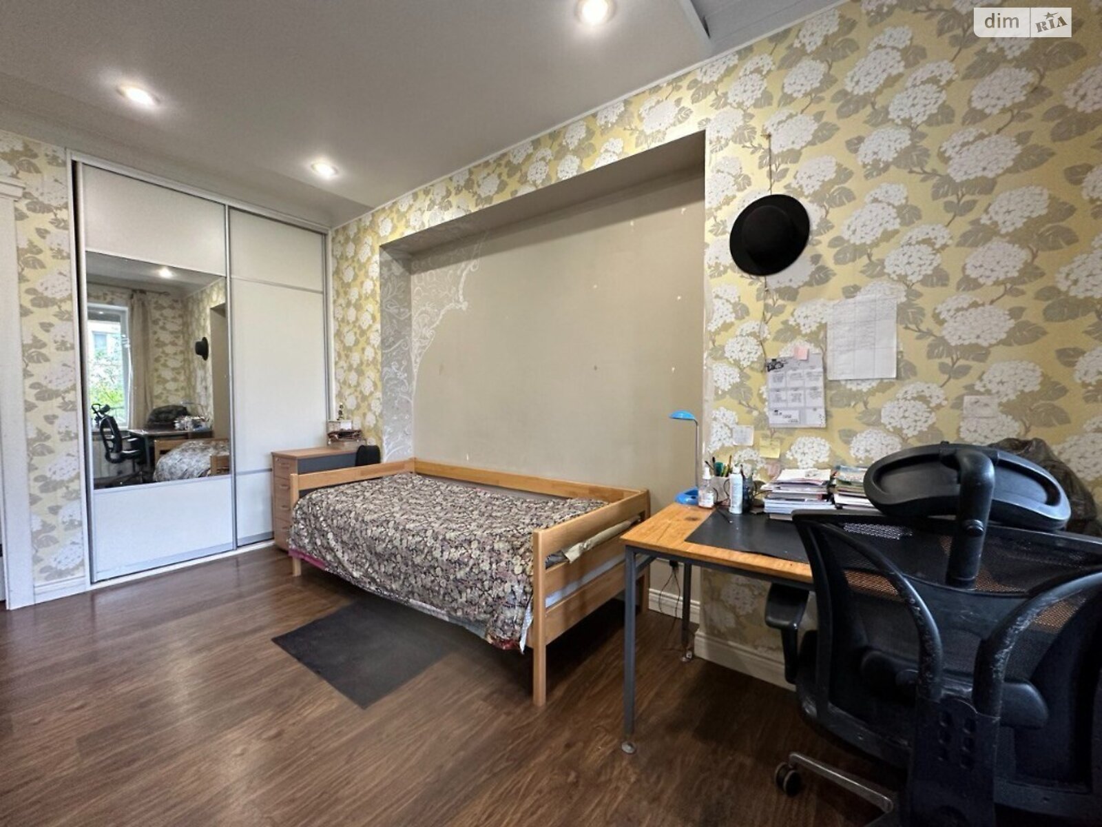 трехэтажный дом с балконом, 379 кв. м, кирпич. Продажа в Боярке фото 1 трехэтажный дом с балконом, 379 кв. м, кирпич. Продажа в Боярке фото 1