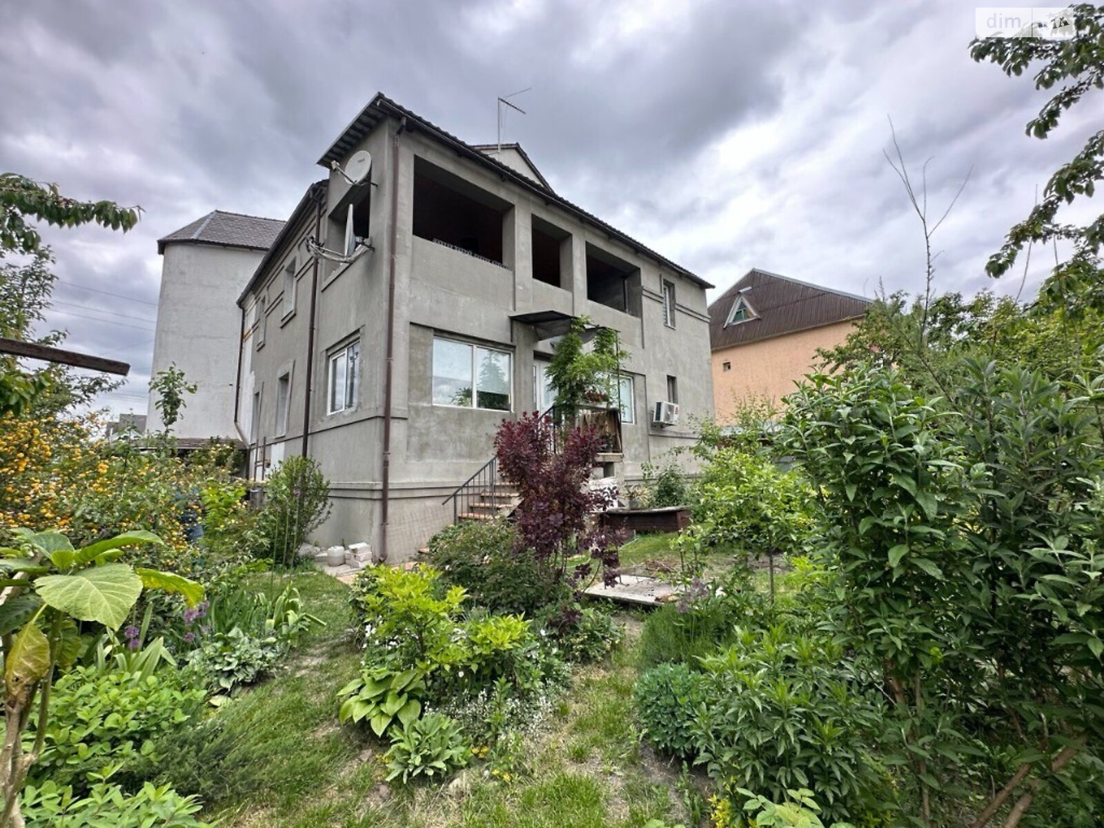трехэтажный дом с балконом, 379 кв. м, кирпич. Продажа в Боярке фото 1 трехэтажный дом с балконом, 379 кв. м, кирпич. Продажа в Боярке фото 1