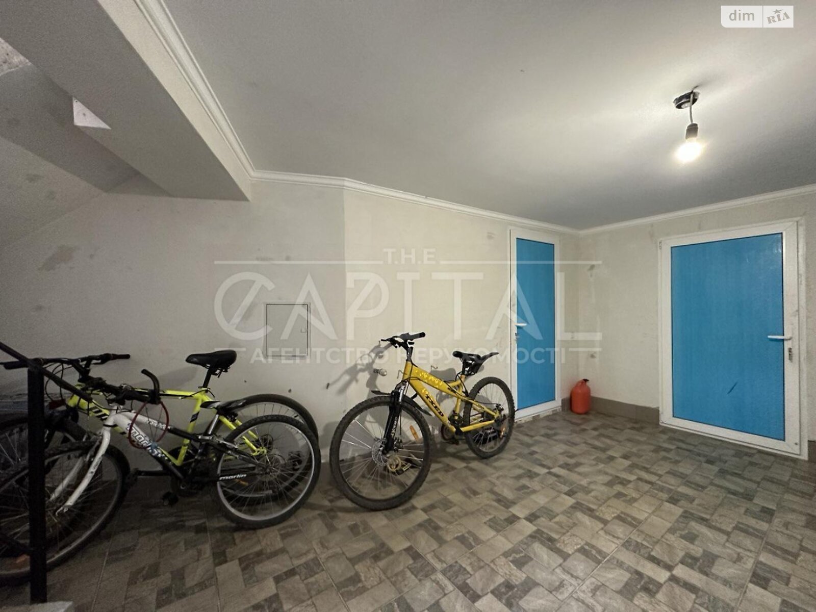 трехэтажный дом с гаражом, 379 кв. м, кирпич. Продажа в Боярке фото 1 трехэтажный дом с гаражом, 379 кв. м, кирпич. Продажа в Боярке фото 1