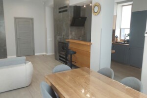 двухэтажный дом с отоплением, 142 кв. м, газобетон. Продажа в Братском фото 2