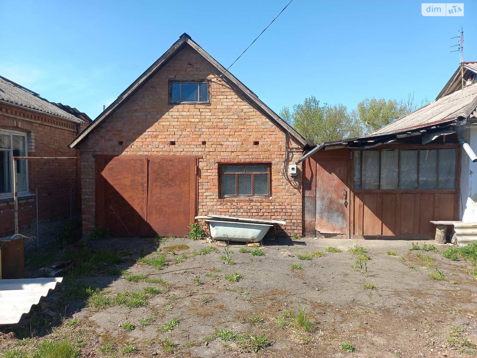 одноэтажный дом с гаражом, 82.2 кв. м, кирпич саманный. Продажа в Брацлаве фото 1 одноэтажный дом с гаражом, 82.2 кв. м, кирпич саманный. Продажа в Брацлаве фото 1