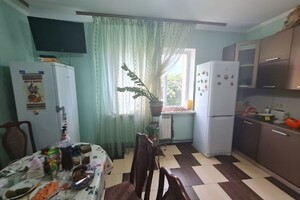 двухэтажный дом с ремонтом, 205 кв. м, кирпич. Продажа в Богдановке фото 2