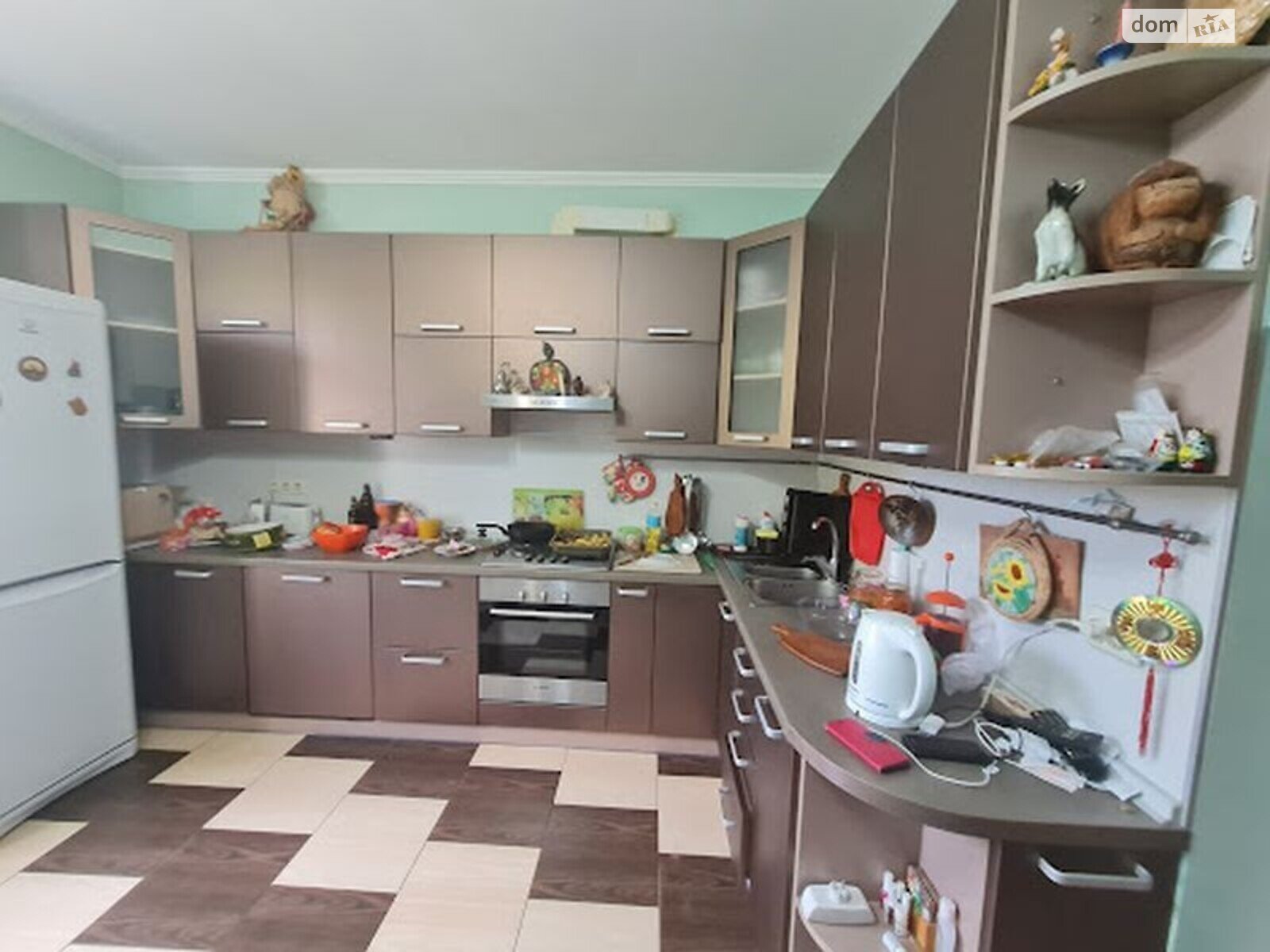 двухэтажный дом с ремонтом, 205 кв. м, кирпич. Продажа в Богдановке фото 1