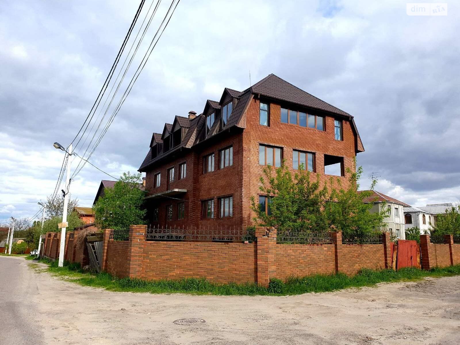 четырехэтажный дом, 900 кв. м, кирпич. Продажа в Броварах район Бровары фото 1 четырехэтажный дом, 900 кв. м, кирпич. Продажа в Броварах район Бровары фото 1
