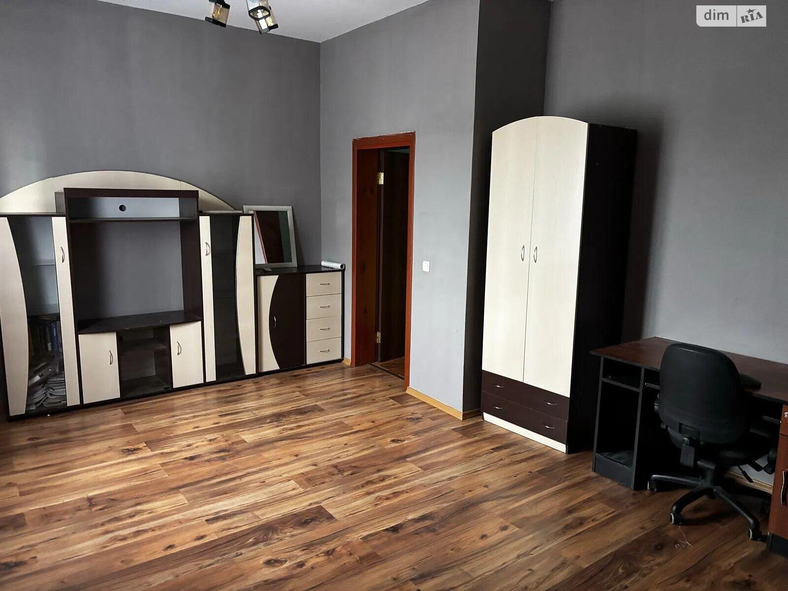 трехэтажный дом, 388 кв. м, кирпич. Продажа в Броварах район Бровары фото 1 трехэтажный дом, 388 кв. м, кирпич. Продажа в Броварах район Бровары фото 1