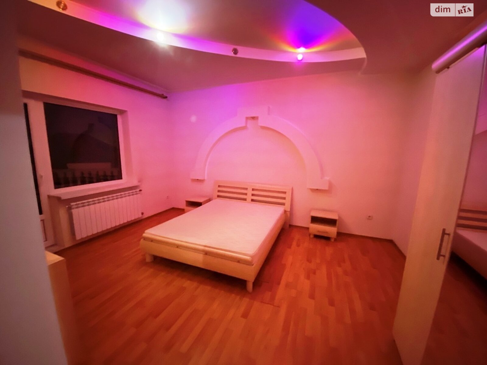 трехэтажный дом, 400 кв. м, кирпич. Продажа в Броварах район Бровары фото 1 трехэтажный дом, 400 кв. м, кирпич. Продажа в Броварах район Бровары фото 1