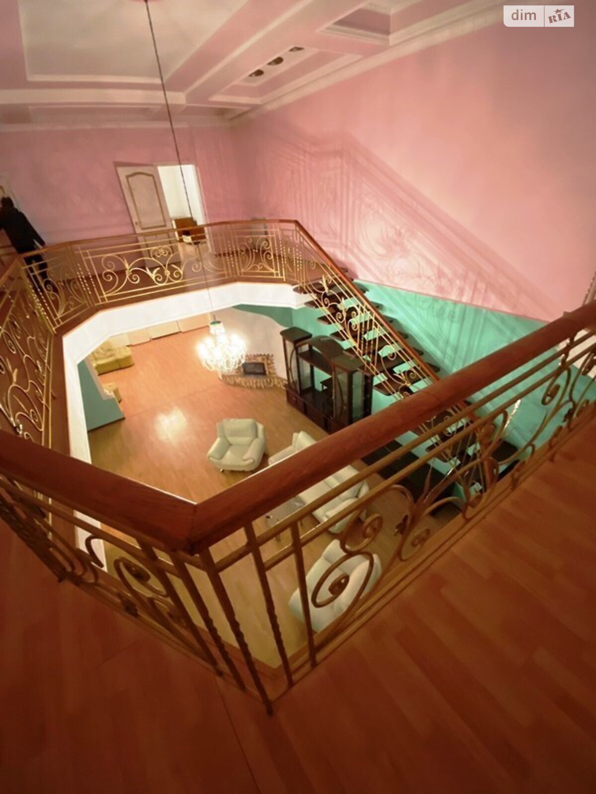 трехэтажный дом, 400 кв. м, кирпич. Продажа в Броварах район Бровары фото 1 трехэтажный дом, 400 кв. м, кирпич. Продажа в Броварах район Бровары фото 1