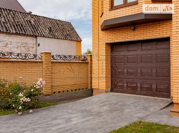 триповерховий будинок з садом, 270 кв. м, цегла. Продаж в Броварах, район Бровари фото 1 триповерховий будинок з садом, 270 кв. м, цегла. Продаж в Броварах, район Бровари фото 1