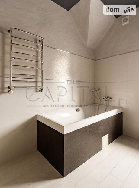 триповерховий будинок з садом, 270 кв. м, цегла. Продаж в Броварах, район Бровари фото 1 триповерховий будинок з садом, 270 кв. м, цегла. Продаж в Броварах, район Бровари фото 1