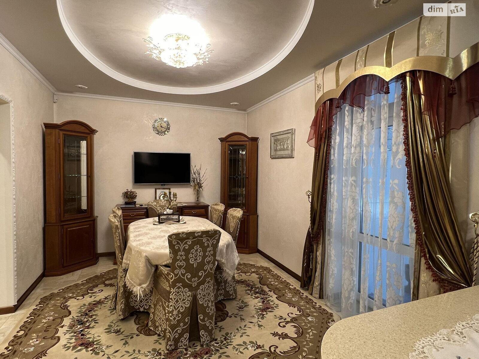 трехэтажный дом, 440 кв. м, кирпич. Продажа в Броварах район Бровары фото 1 трехэтажный дом, 440 кв. м, кирпич. Продажа в Броварах район Бровары фото 1