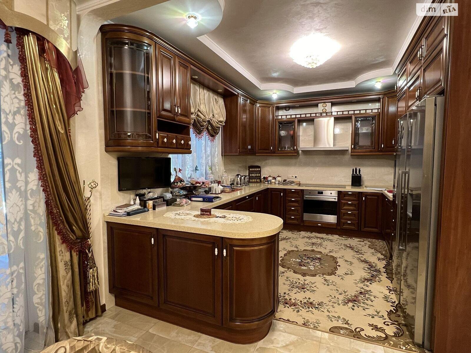 трехэтажный дом, 440 кв. м, кирпич. Продажа в Броварах район Бровары фото 1 трехэтажный дом, 440 кв. м, кирпич. Продажа в Броварах район Бровары фото 1