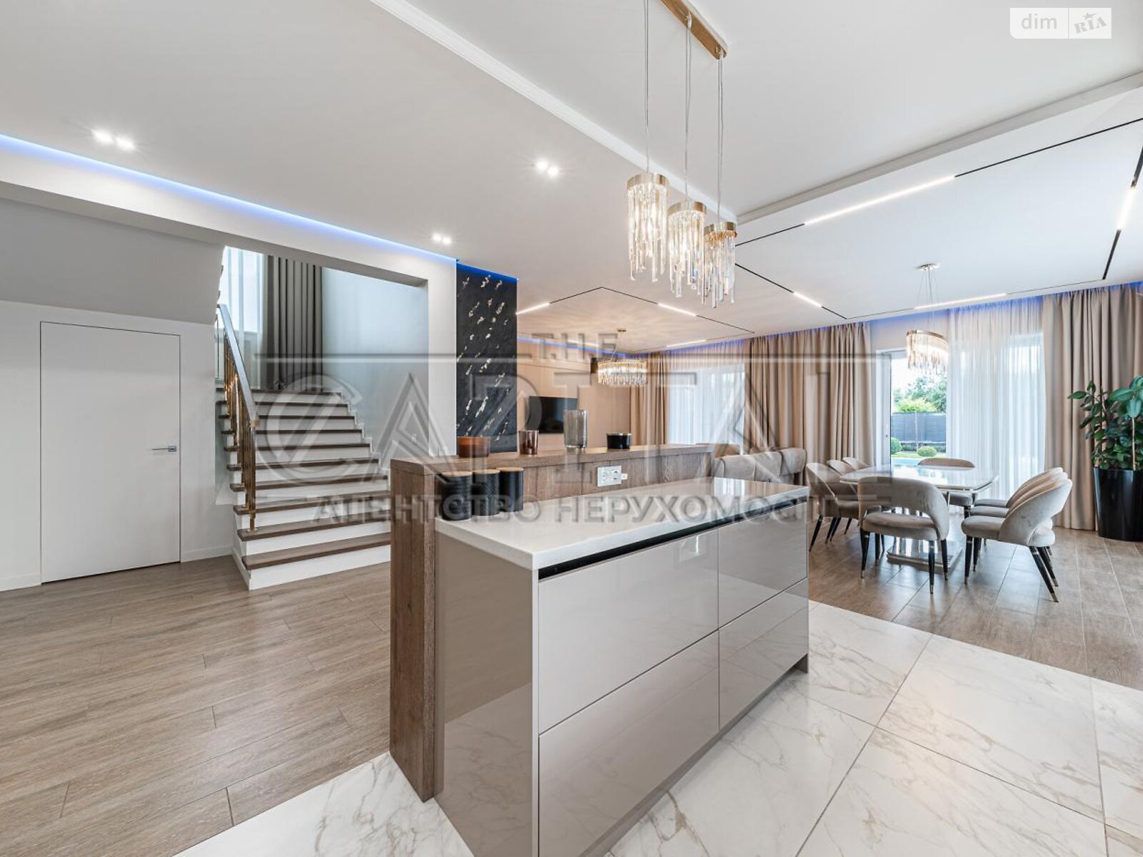 двухэтажный дом, 211.6 кв. м, кирпич. Продажа в Броварах фото 1 двухэтажный дом, 211.6 кв. м, кирпич. Продажа в Броварах фото 1