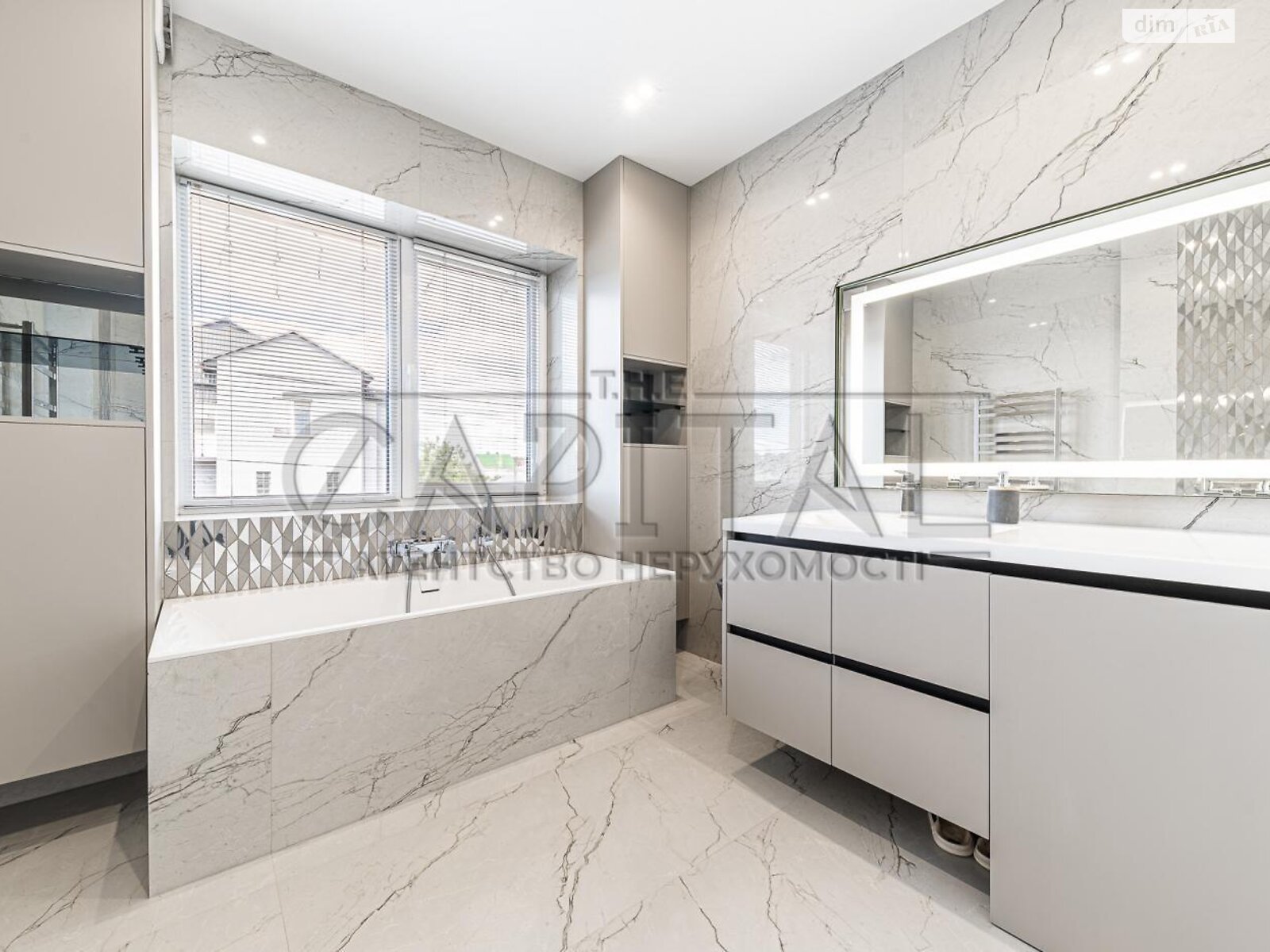 двухэтажный дом с верандой, 211.6 кв. м, кирпич. Продажа в Броварах фото 1 двухэтажный дом с верандой, 211.6 кв. м, кирпич. Продажа в Броварах фото 1