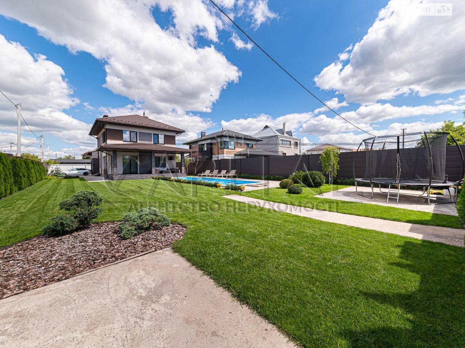 двухэтажный дом с верандой, 211.6 кв. м, кирпич. Продажа в Броварах фото 1 двухэтажный дом с верандой, 211.6 кв. м, кирпич. Продажа в Броварах фото 1