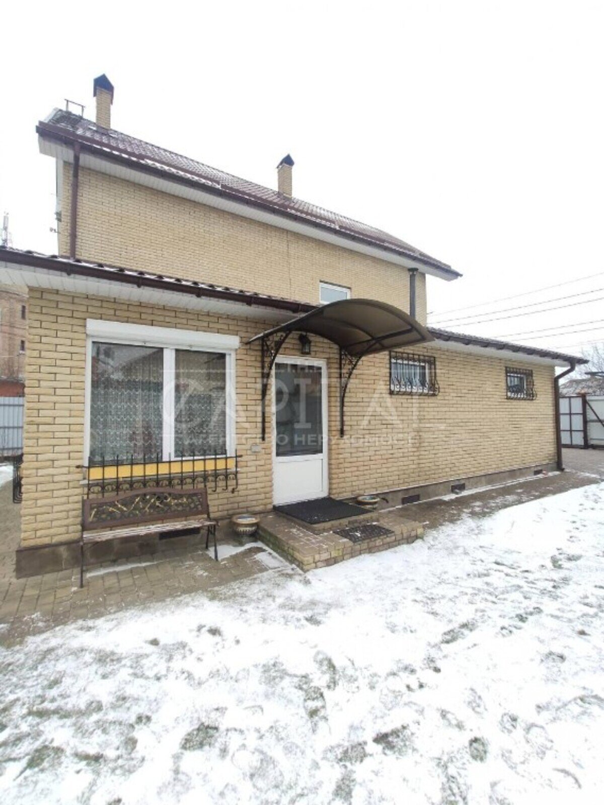 трехэтажный дом, 271 кв. м, кирпич. Продажа в Броварах район Массив фото 1