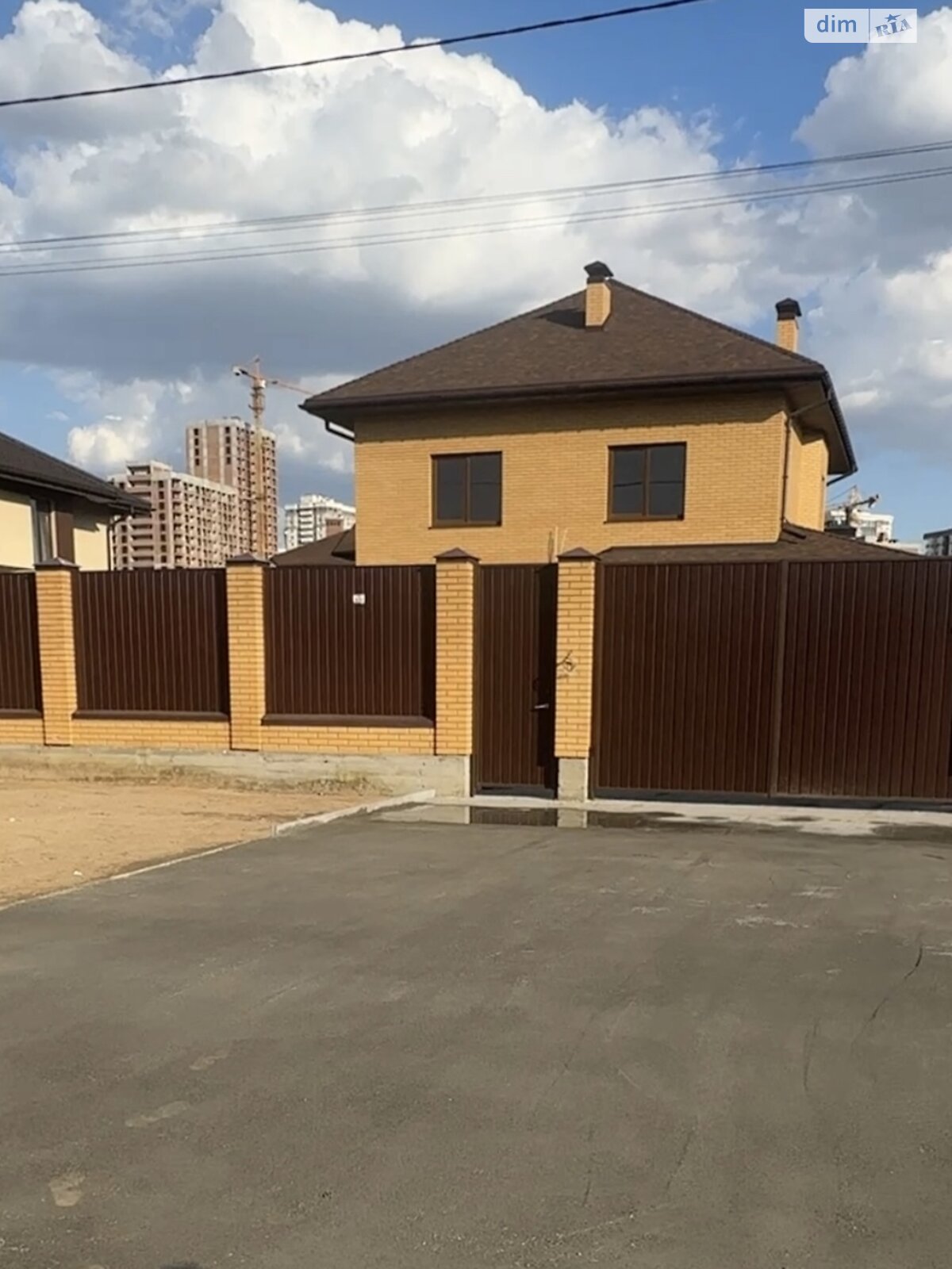 двоповерховий будинок з гаражем, 200 кв. м, цегла. Продаж у Броварах фото 1 двоповерховий будинок з гаражем, 200 кв. м, цегла. Продаж у Броварах фото 1