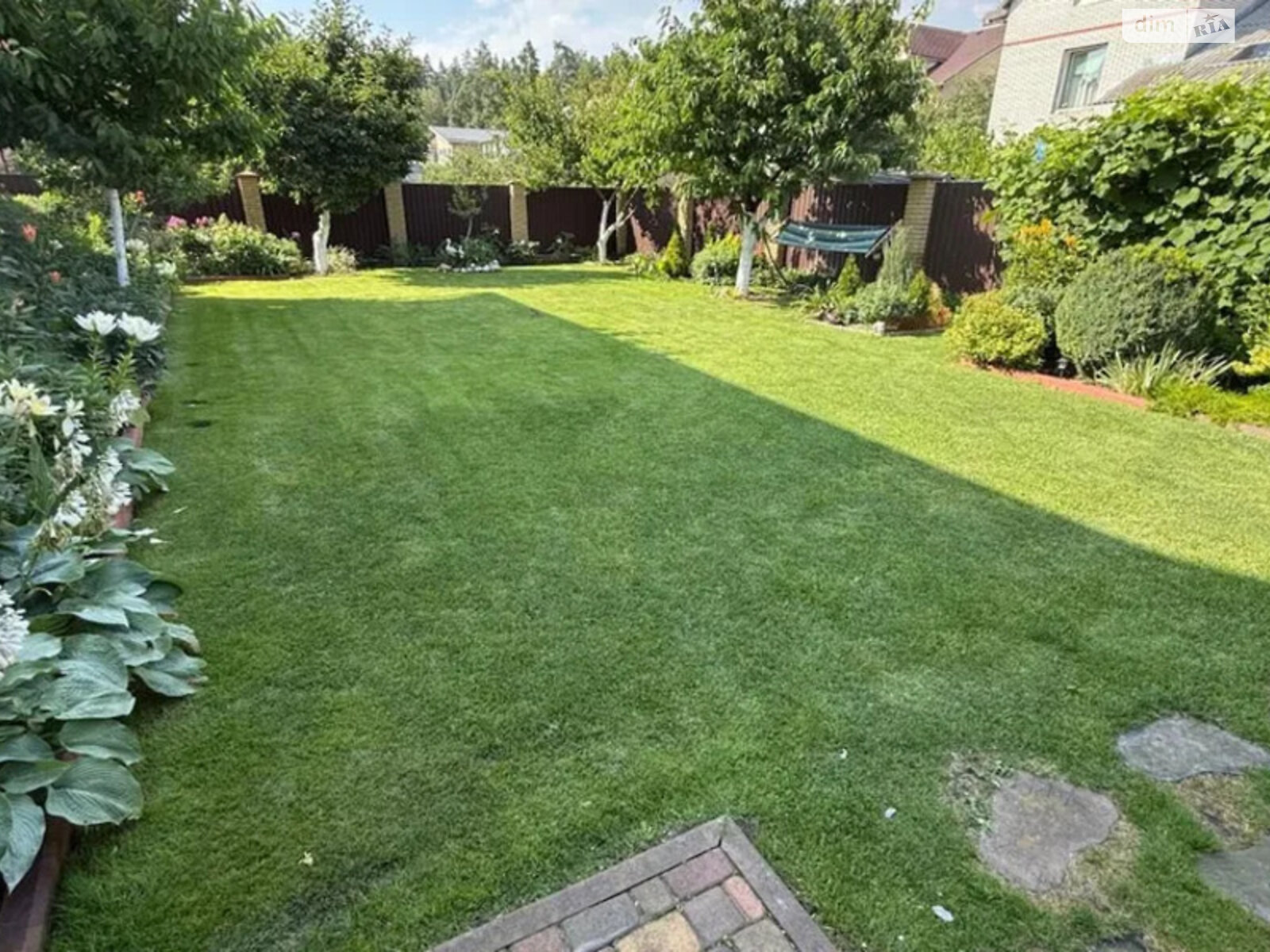 трехэтажный дом с гаражом, 390 кв. м, кирпич. Продажа в Броварах фото 1