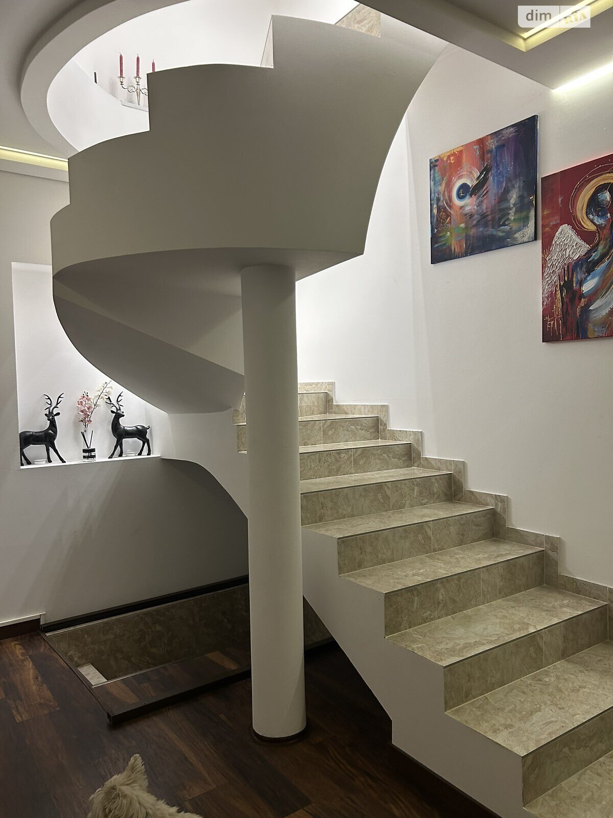 трехэтажный дом с гаражом, 390 кв. м, кирпич. Продажа в Броварах фото 1