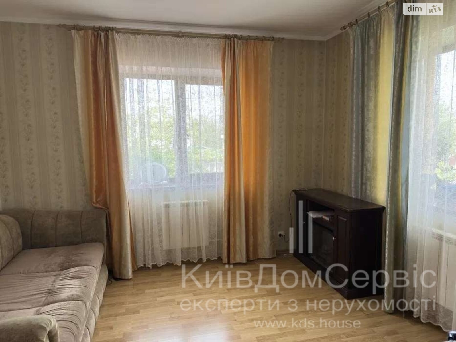 триповерховий будинок з гаражем, 207 кв. м, цегла. Продаж в Броварах, район Пекарня фото 1 триповерховий будинок з гаражем, 207 кв. м, цегла. Продаж в Броварах, район Пекарня фото 1