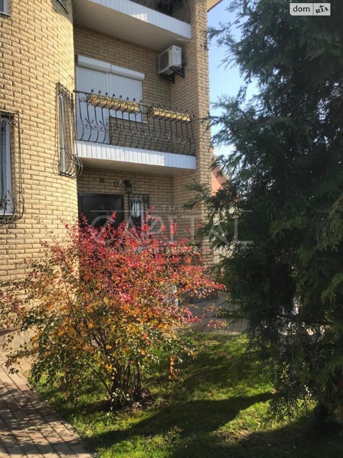 триповерховий будинок з балконом, 271 кв. м, цегла. Продаж в Броварах, район Перемога фото 1