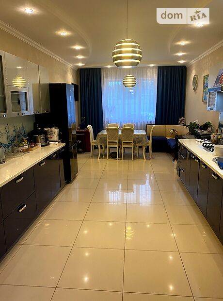 двоповерховий будинок з каміном, 325 кв. м, піноблок. Продаж в Броварах, район Перемога фото 1 двоповерховий будинок з каміном, 325 кв. м, піноблок. Продаж в Броварах, район Перемога фото 1