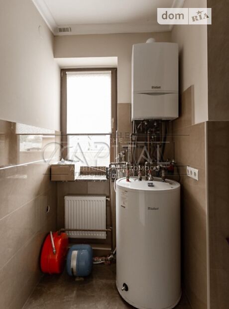 триповерховий будинок з ремонтом, 270 кв. м, цегла. Продаж в Броварах, район Перемога фото 1 триповерховий будинок з ремонтом, 270 кв. м, цегла. Продаж в Броварах, район Перемога фото 1