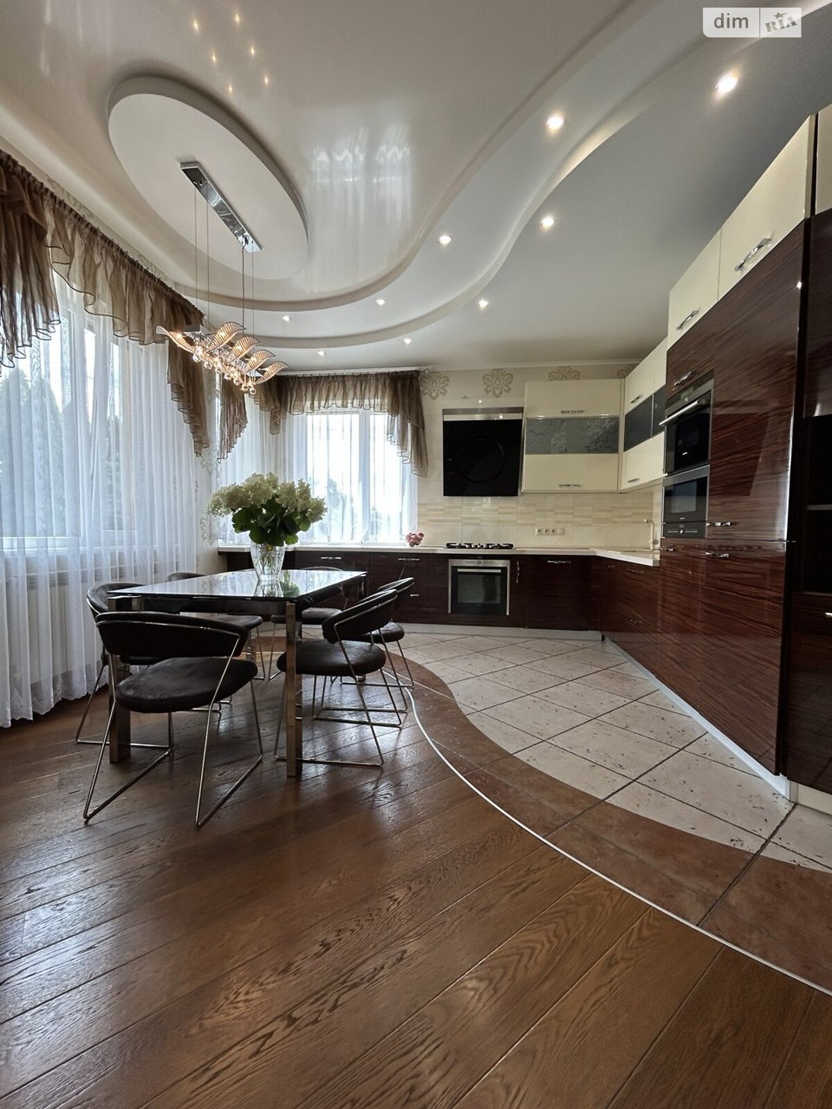 двоповерховий будинок, 289 кв. м, газобетон. Продаж в Броварах, район Сади фото 1 двоповерховий будинок, 289 кв. м, газобетон. Продаж в Броварах, район Сади фото 1