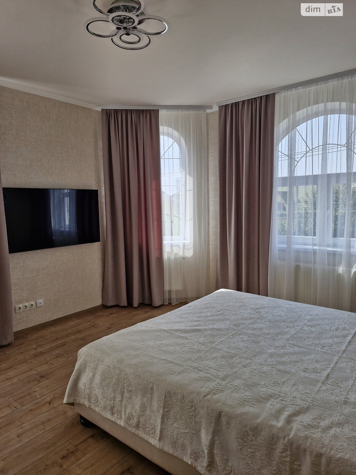 двухэтажный дом, 254 кв. м, газобетон. Продажа в Броварах район Торгмаш фото 1 двухэтажный дом, 254 кв. м, газобетон. Продажа в Броварах район Торгмаш фото 1