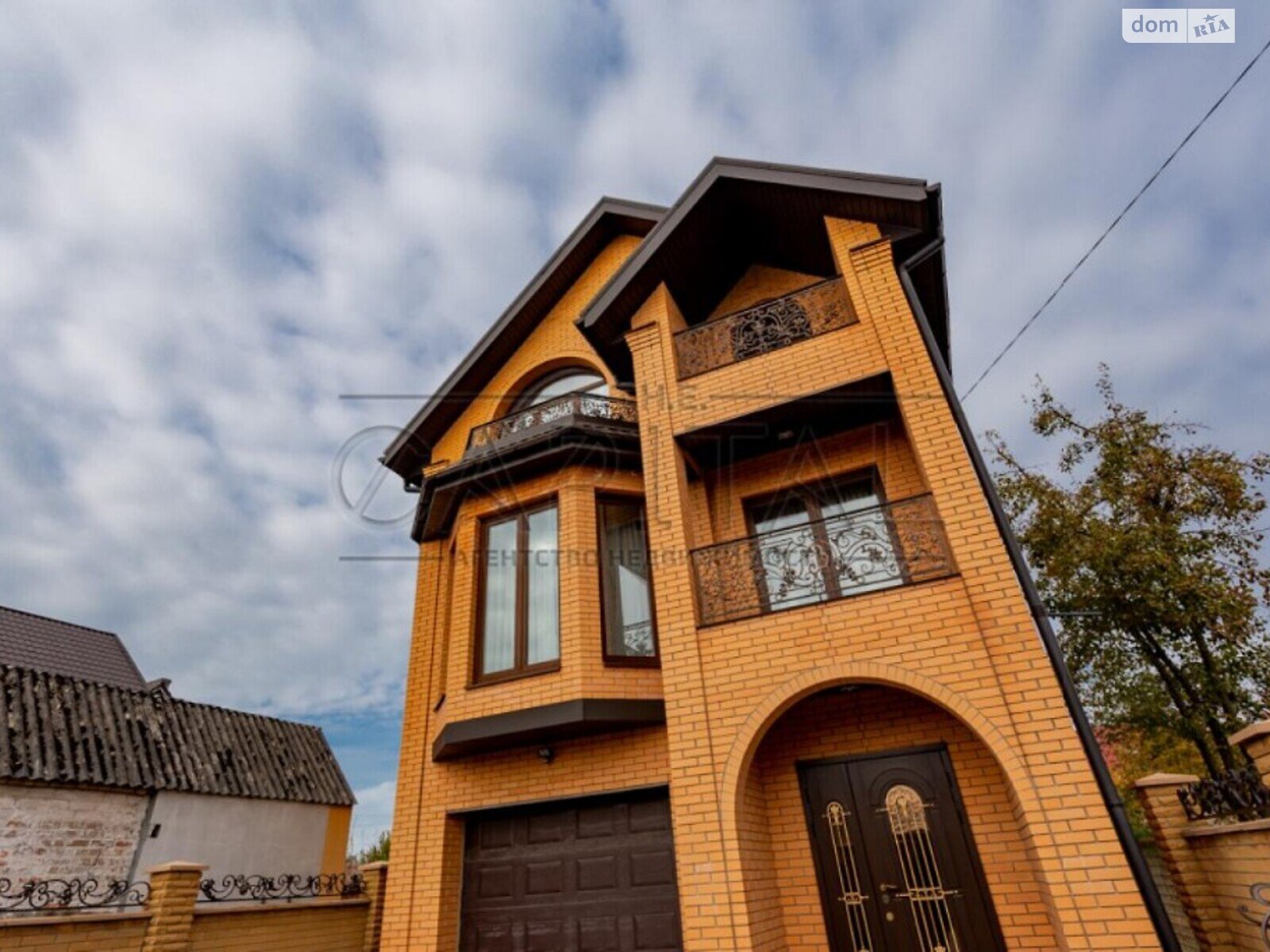 триповерховий будинок, 270 кв. м, цегла. Продаж у Великій Димерці фото 1