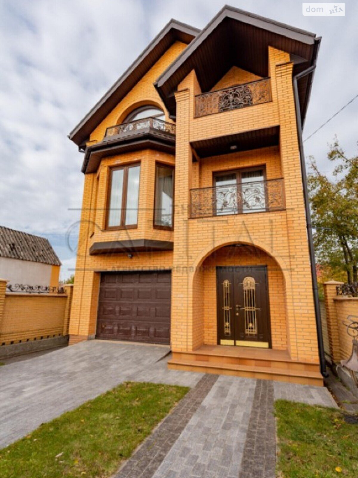 триповерховий будинок, 270 кв. м, цегла. Продаж у Великій Димерці фото 1