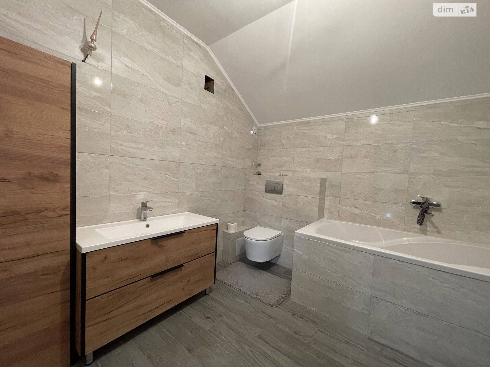 двухэтажный дом с верандой, 121 кв. м, кирпич. Продажа в Броварах фото 1 двухэтажный дом с верандой, 121 кв. м, кирпич. Продажа в Броварах фото 1