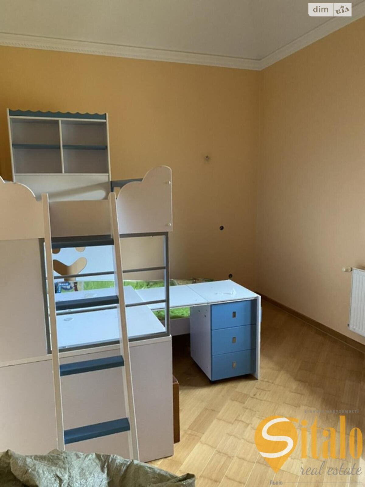 трехэтажный дом веранда, 204.1 кв. м, кирпич. Продажа в Брюховичах фото 1